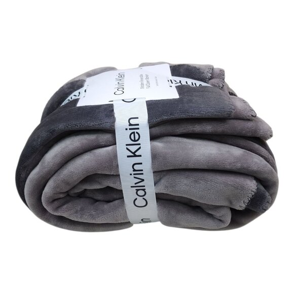 Calvin Klein Modern Reversible Full/Queen Blanket  Soft & Cozy 90"x90" Lush Grey - Picture 8 of 10